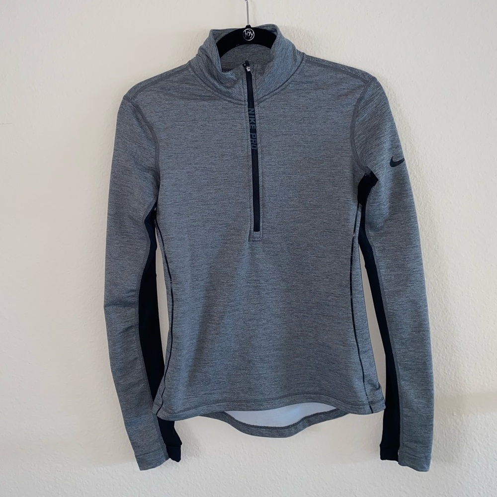 Nike Women’s Half Zip Up